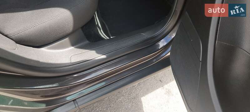 Универсал Volkswagen Passat 2010 в Киеве