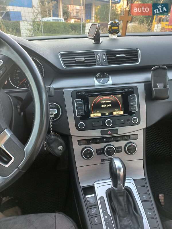 Універсал Volkswagen Passat 2014 в Тернополі