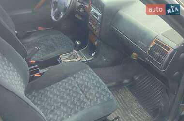 Седан Volkswagen Passat 1993 в Залещиках