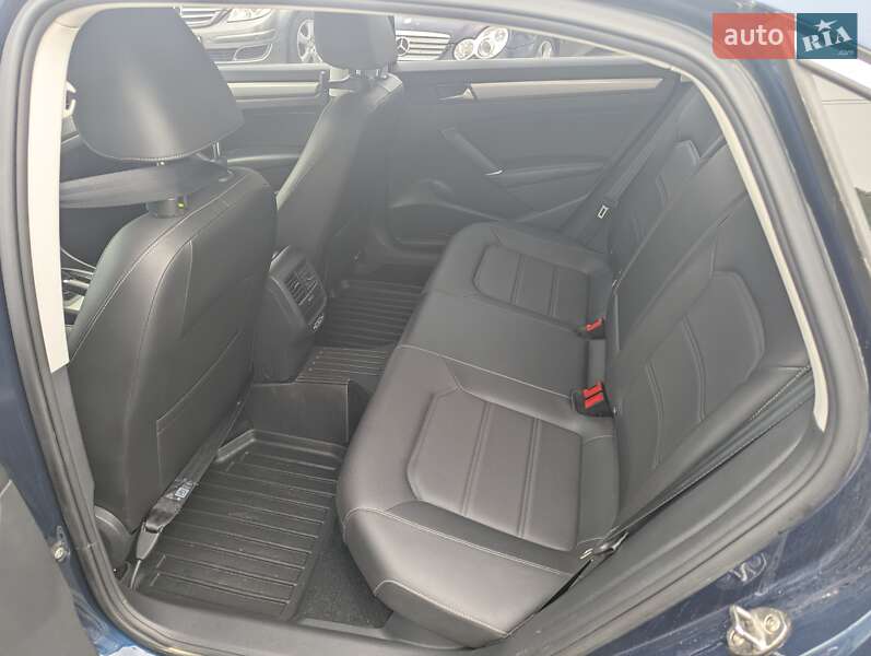 Седан Volkswagen Passat 2021 в Ровно