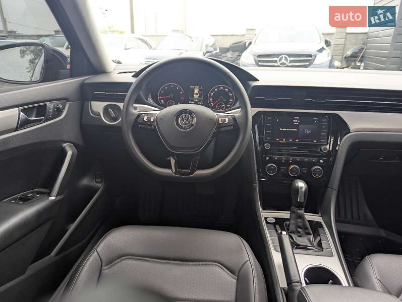 Седан Volkswagen Passat 2021 в Ровно