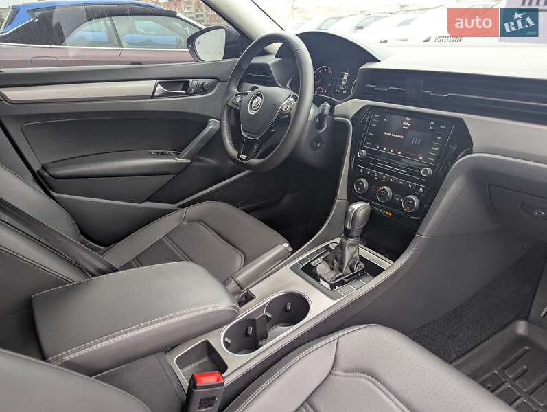 Седан Volkswagen Passat 2021 в Ровно