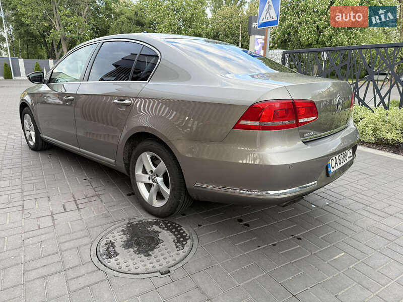 Седан Volkswagen Passat 2013 в Черкассах