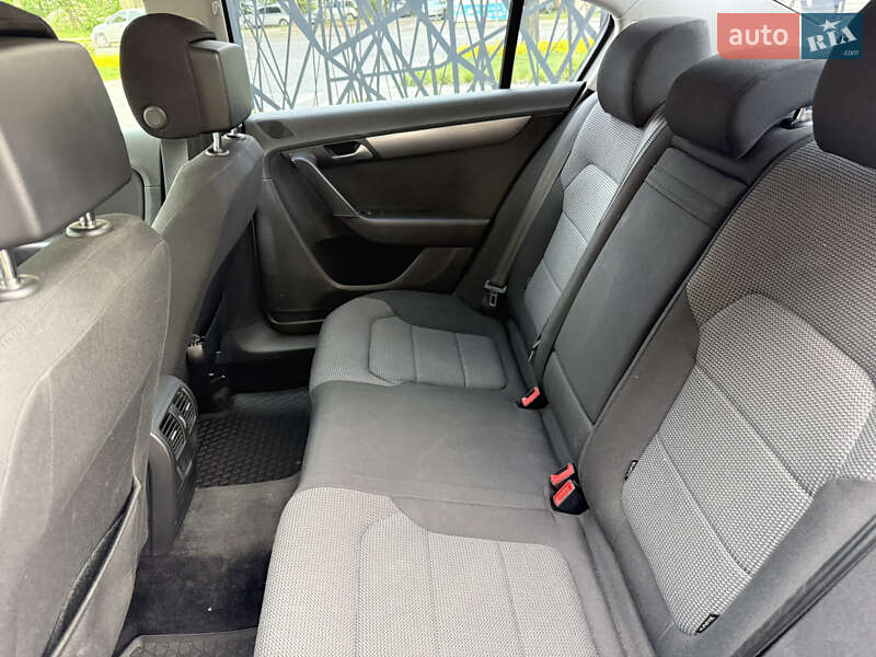 Седан Volkswagen Passat 2013 в Черкассах