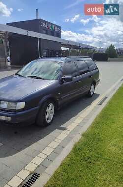Универсал Volkswagen Passat 1996 в 