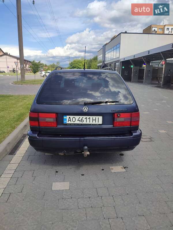 Універсал Volkswagen Passat 1996 в Ужгороді