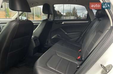 Седан Volkswagen Passat 2017 в 