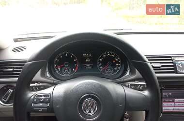 Седан Volkswagen Passat 2015 в 