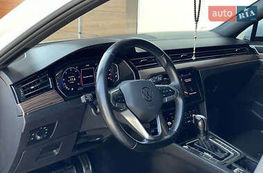 Седан Volkswagen Passat 2021 в 