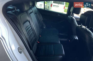 Седан Volkswagen Passat 2021 в 