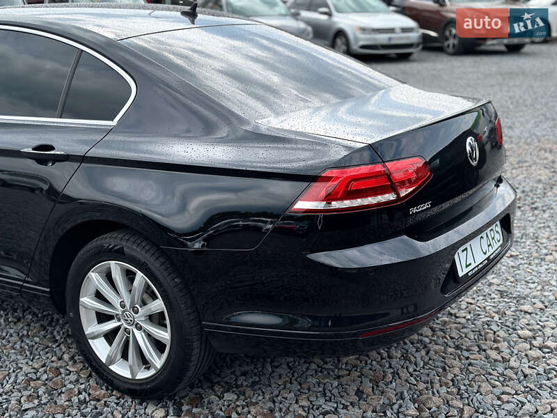 Седан Volkswagen Passat 2018 в Львові