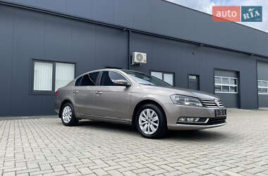 Седан Volkswagen Passat 2011 в 