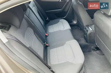 Седан Volkswagen Passat 2011 в 