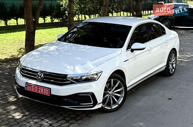 Седан Volkswagen Passat 2020 в 