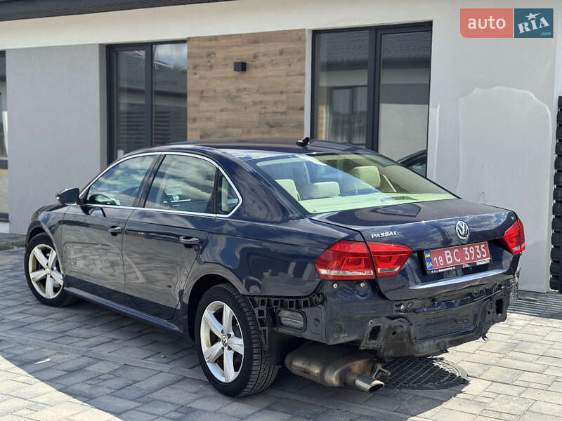 Седан Volkswagen Passat 2012 в Рівному