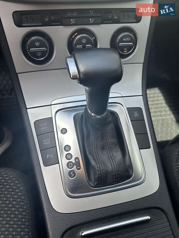 Универсал Volkswagen Passat 2009 в Черновцах