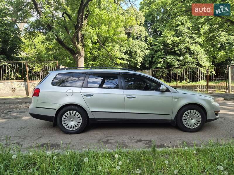 Универсал Volkswagen Passat 2006 в Киеве