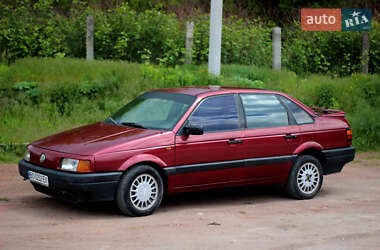 Седан Volkswagen Passat 1989 в Кременце