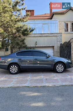 Седан Volkswagen Passat 2010 в 