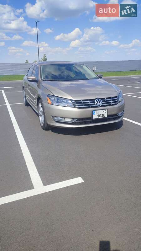 Седан Volkswagen Passat 2014 в Софиевской Борщаговке