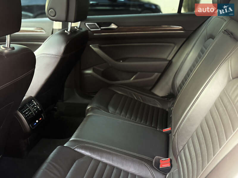 Седан Volkswagen Passat 2016 в Мукачево
