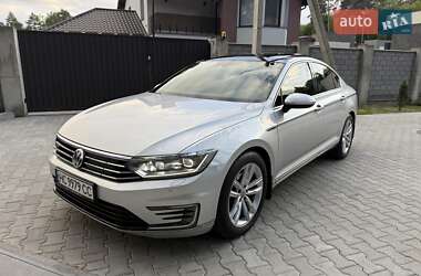 Седан Volkswagen Passat 2016 в Львові