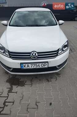Седан Volkswagen Passat 2011 в Киеве
