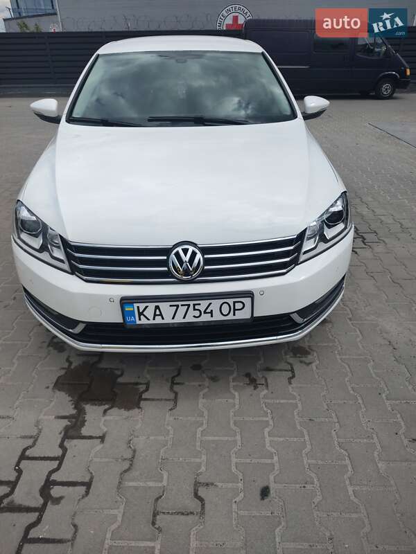 Седан Volkswagen Passat 2011 в 