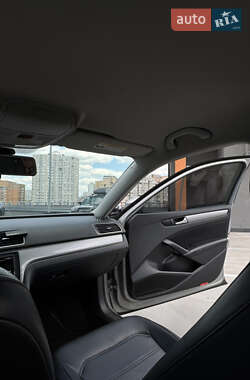 Седан Volkswagen Passat 2013 в 
