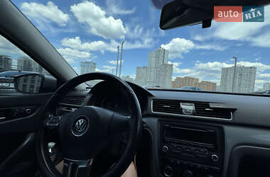Седан Volkswagen Passat 2013 в 