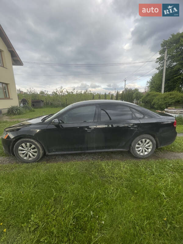 Седан Volkswagen Passat 2012 в Львове