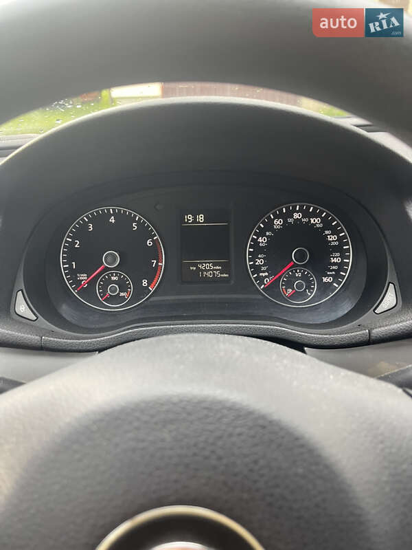 Седан Volkswagen Passat 2012 в Львове