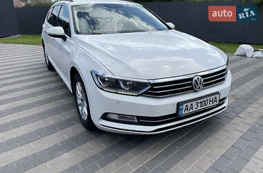 Универсал Volkswagen Passat 2015 в Киеве