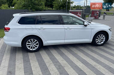 Универсал Volkswagen Passat 2015 в Киеве