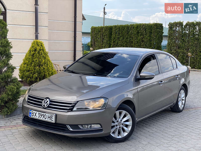 Седан Volkswagen Passat 2011 в Дунаївцях