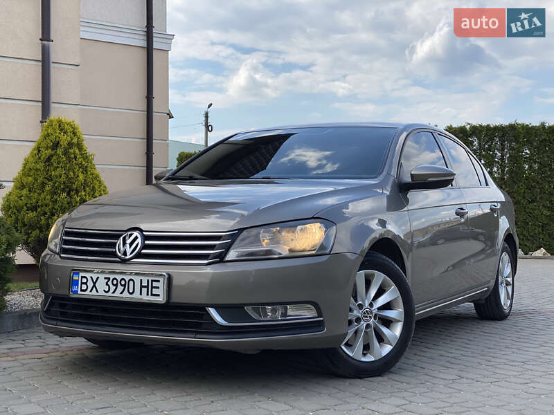 Седан Volkswagen Passat 2011 в Дунаївцях