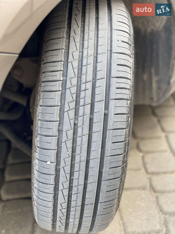 Седан Volkswagen Passat 2011 в Дунаївцях