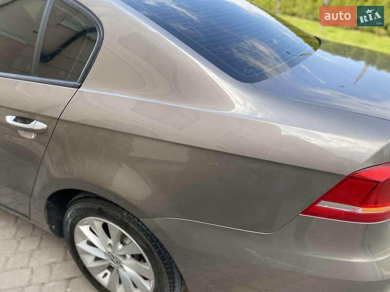 Седан Volkswagen Passat 2011 в Дунаївцях