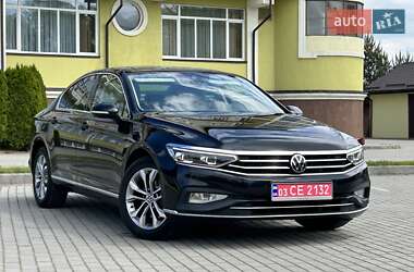 Седан Volkswagen Passat 2020 в Львове