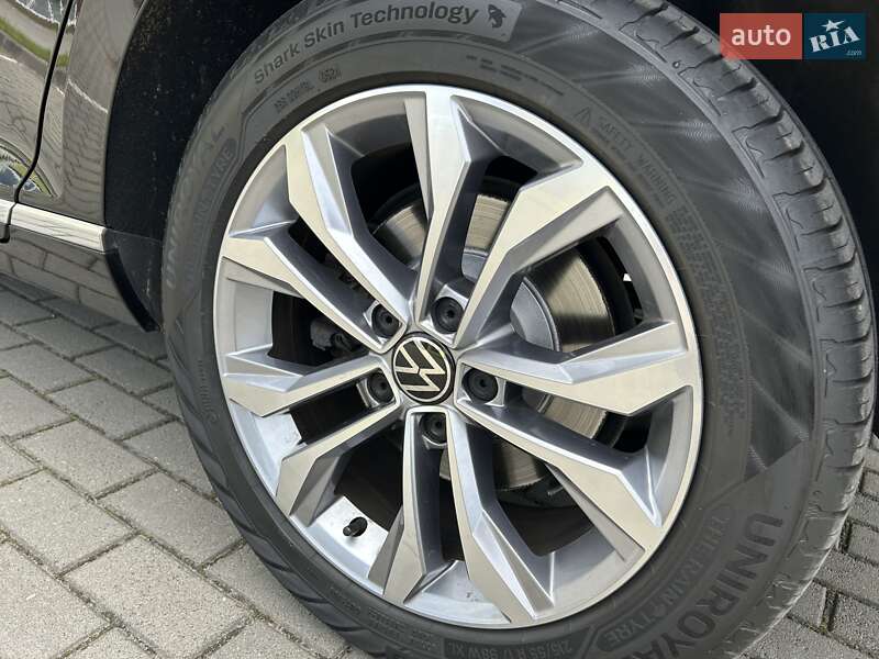 Седан Volkswagen Passat 2020 в Львове