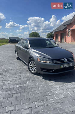 Седан Volkswagen Passat 2014 в Комарному