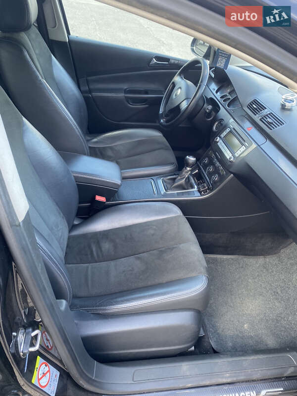 Универсал Volkswagen Passat 2006 в Ровно