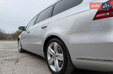 Універсал Volkswagen Passat 2012 в 