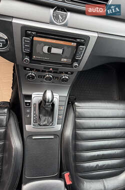 Універсал Volkswagen Passat 2012 в 