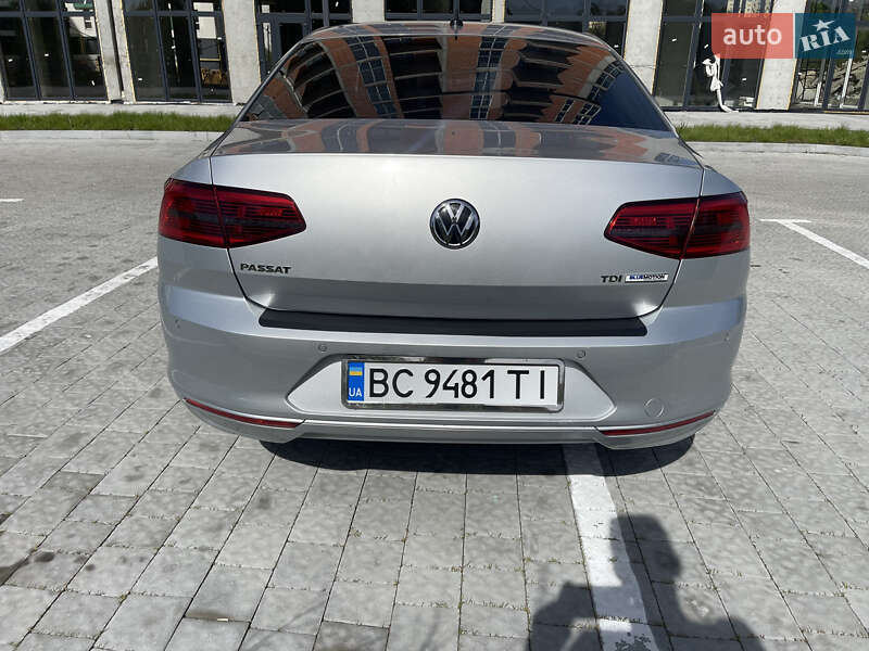Седан Volkswagen Passat 2015 в Львове