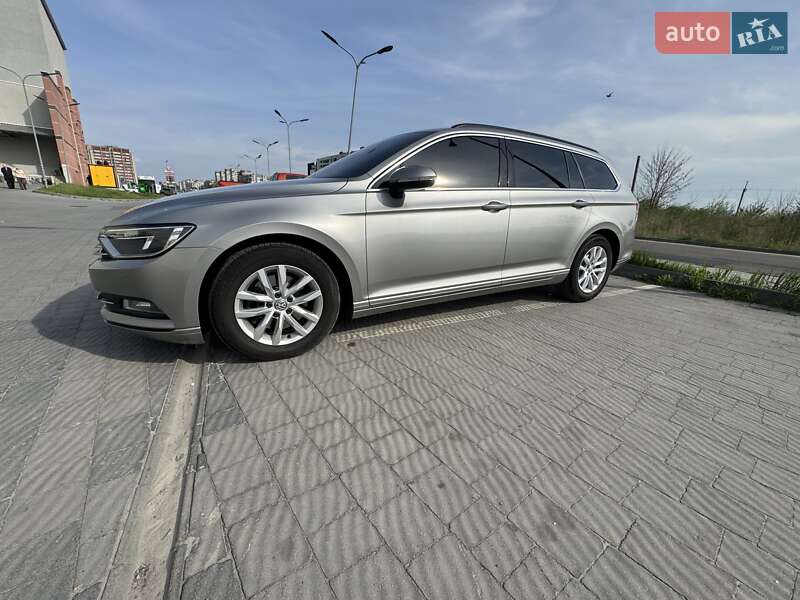 Універсал Volkswagen Passat 2015 в Львові