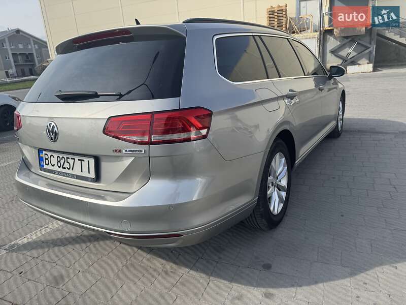 Універсал Volkswagen Passat 2015 в Львові