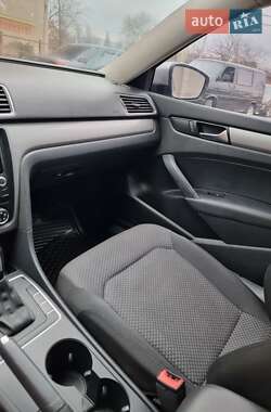 Седан Volkswagen Passat 2014 в 
