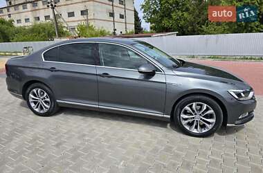 Седан Volkswagen Passat 2016 в 
