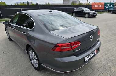 Седан Volkswagen Passat 2016 в 